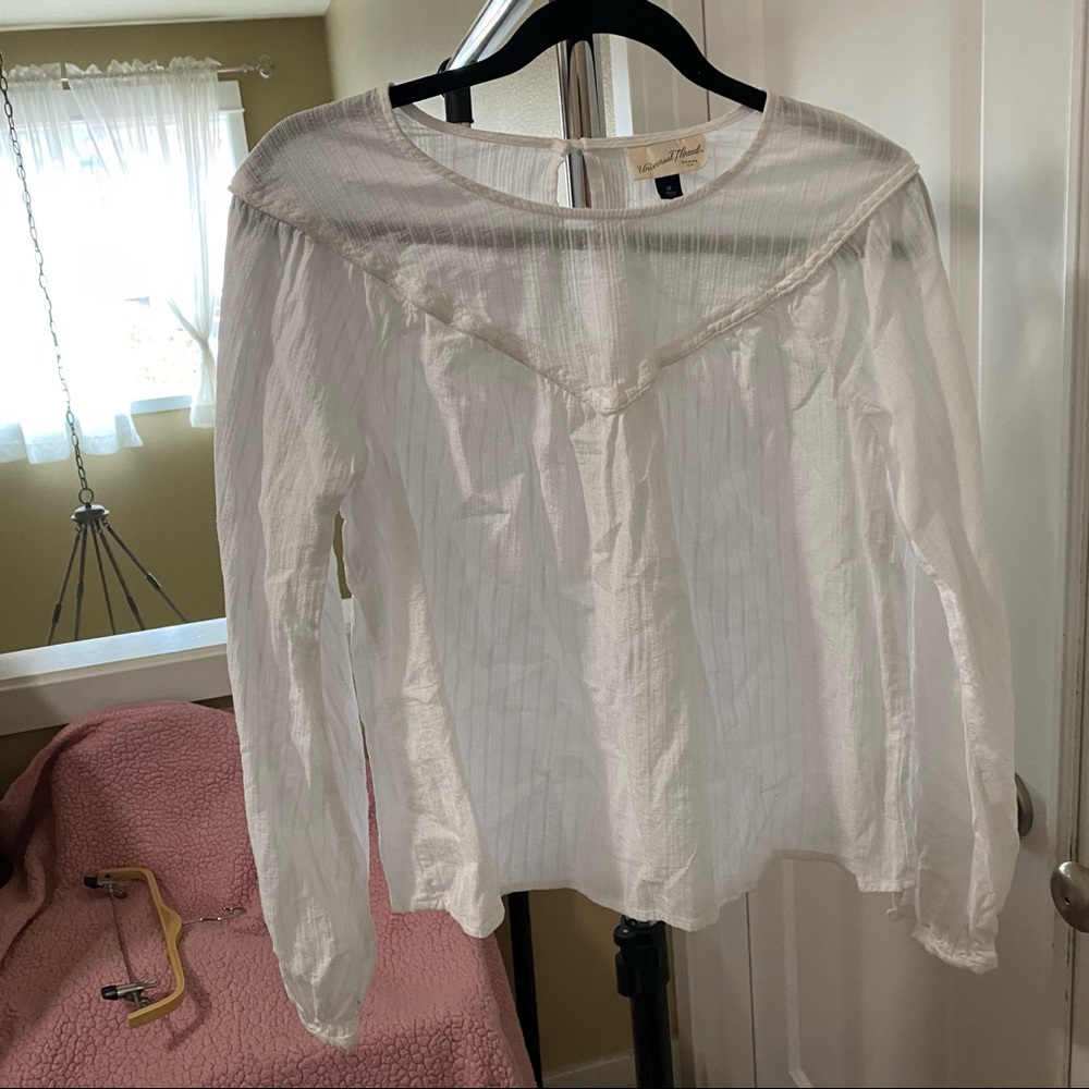 White universal thread peasant style top 🤍